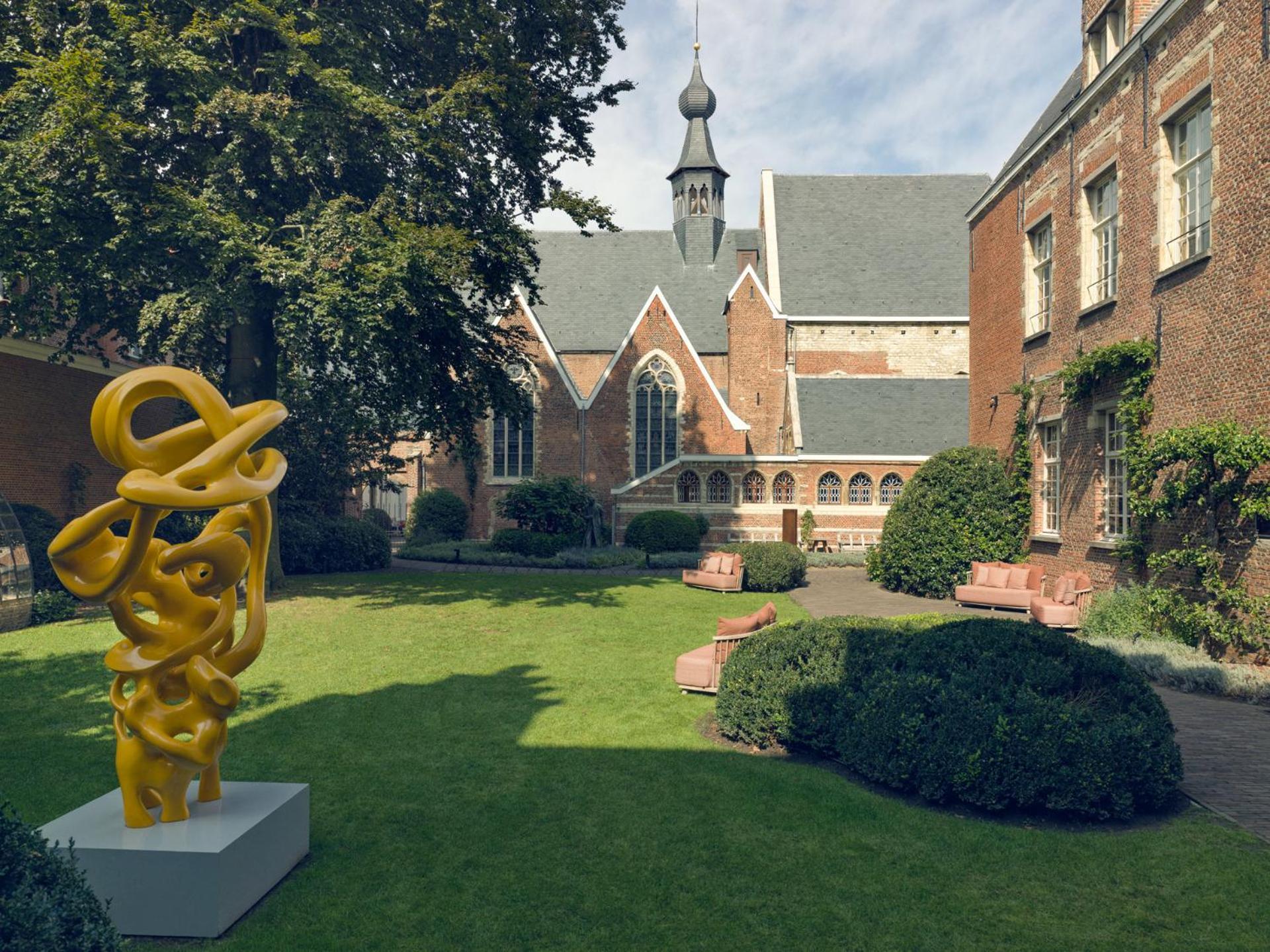 Botanic Sanctuary Antwerp - The Leading Hotels Of The World Exterior photo The sculpture garden