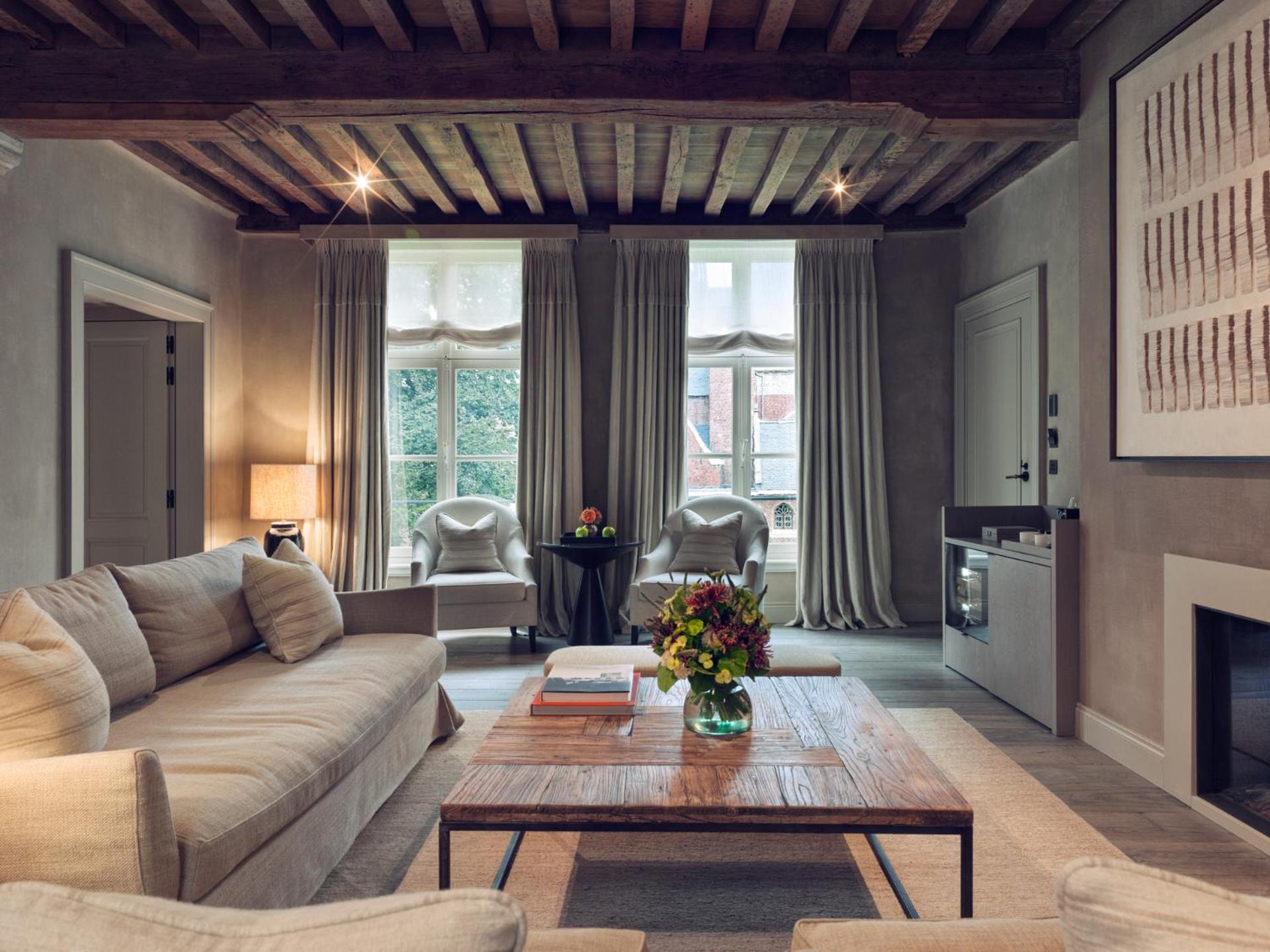 Botanic Sanctuary Antwerp - The Leading Hotels Of The World Exterior photo The interior of a suite at the Hotel de la Ville
